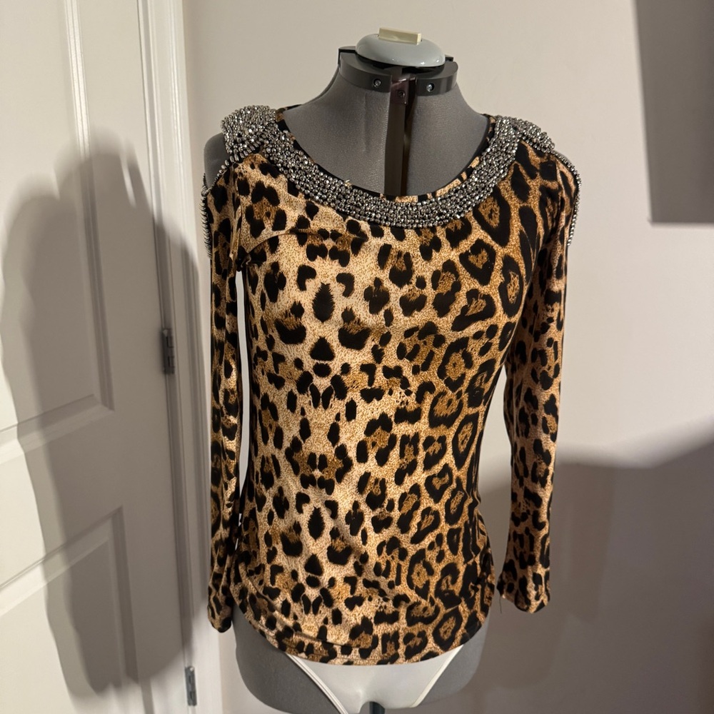 Chic Leopard Print Blouse with Beaded Neckline